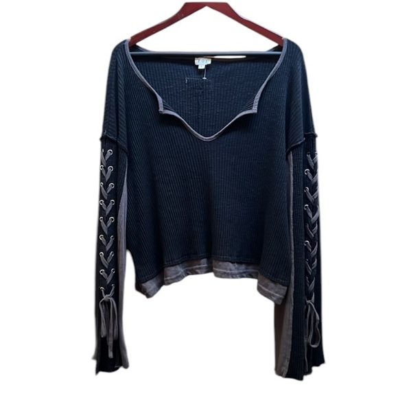 POL Top Pop-over Crisscross Lacing down sleeves Sz L/ Oversize Fit/V-Neck/ NWOT - Picture 6 of 17